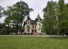 Palicsi-to_szecesszios_epulet_Zsolnay-csereppel