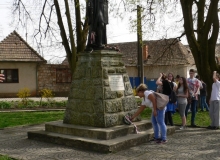 HAT-15-05-0031-4-sajogomor-matyasszoborkoszoruzasa
