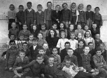1956-ban végzettek 1953-ban 5.a-sként Kubinyi Bélánéval