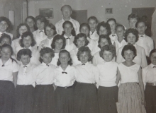 1961-ben végzett lányok Gömöry Ferenccel